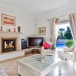 Villa Casa Marta - Great 3 Bedroom With Sea Views! Estômbar