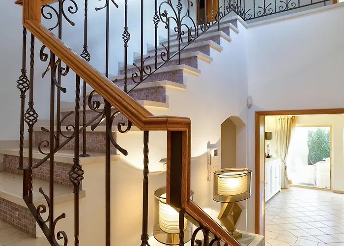 Вилла Casa Marta - Great 3 Bedroom With Sea Views! Эштомбар