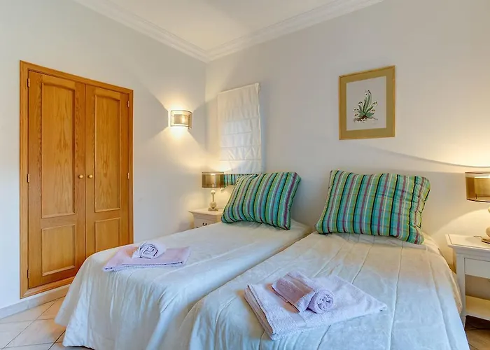 Вилла Casa Marta - Great 3 Bedroom With Sea Views! Эштомбар