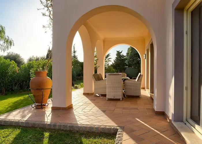 Casa Marta - Great 3 Bedroom With Sea Views! Estômbar