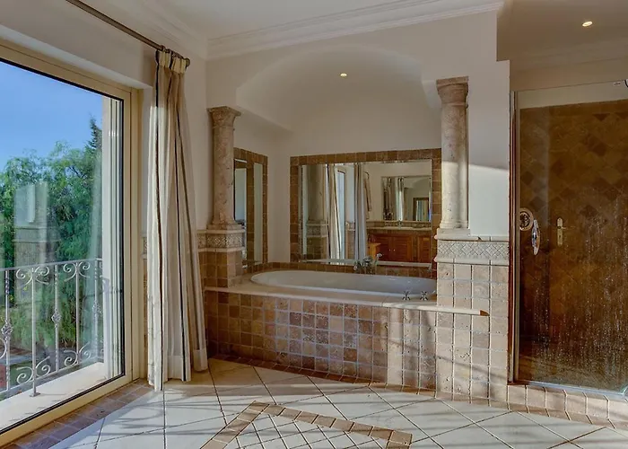 Villa Casa Marta - Great 3 Bedroom With Sea Views!