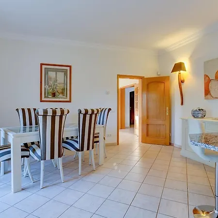 Casa Marta - Great 3 Bedroom With Sea Views! Estômbar