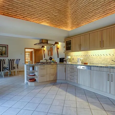 Casa Marta - Great 3 Bedroom With Sea Views!