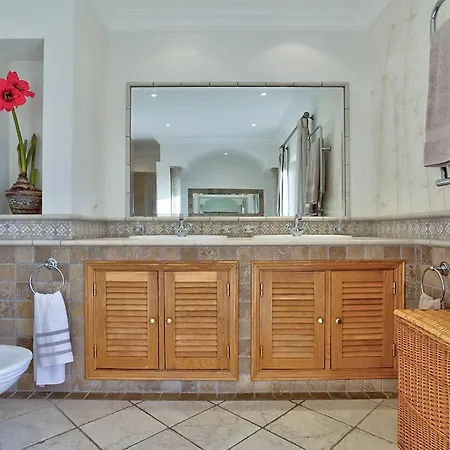 Villa Casa Marta - Great 3 Bedroom With Sea Views! Estômbar
