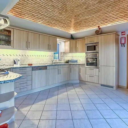 Casa Marta - Great 3 Bedroom With Sea Views!