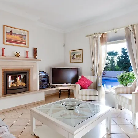 Villa Casa Marta - Great 3 Bedroom With Sea Views! Estômbar